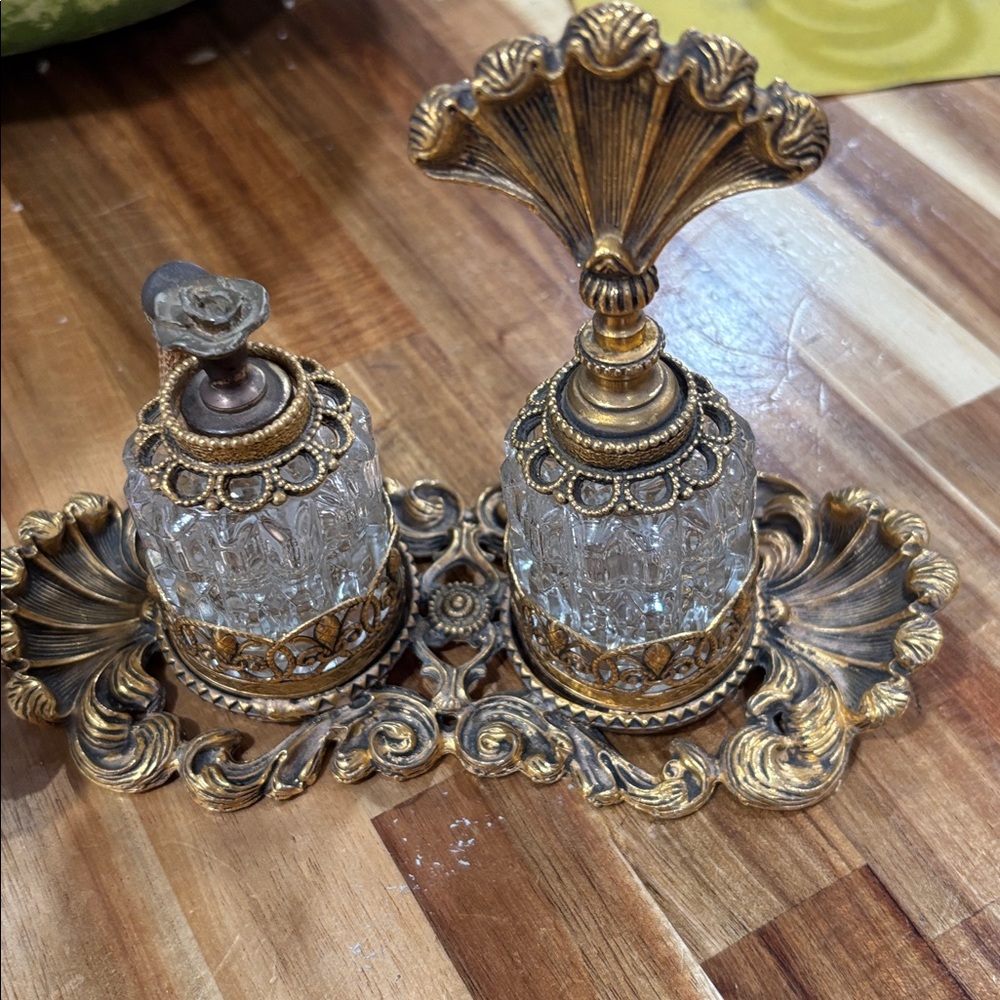 Elegant, vintage Ormolu Gold Filigree Perfume Tray and Perfume bottles - Picture 2 of 8